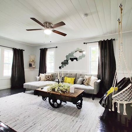 Honeycomb Gem, Beautifully Designed & Near Downtown توماسفيل المظهر الخارجي الصورة
