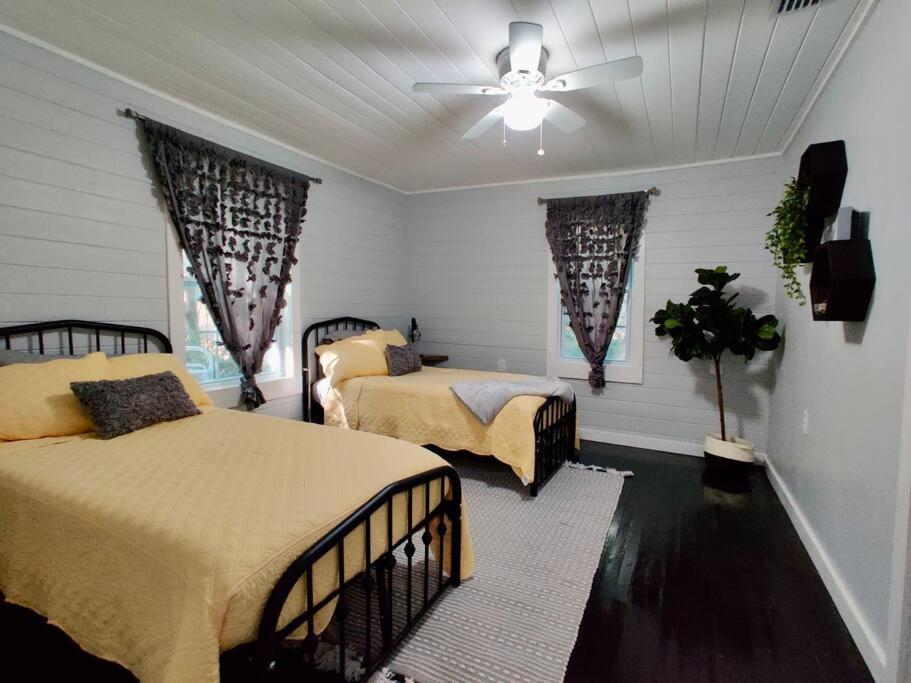 Honeycomb Gem, Beautifully Designed & Near Downtown توماسفيل المظهر الخارجي الصورة